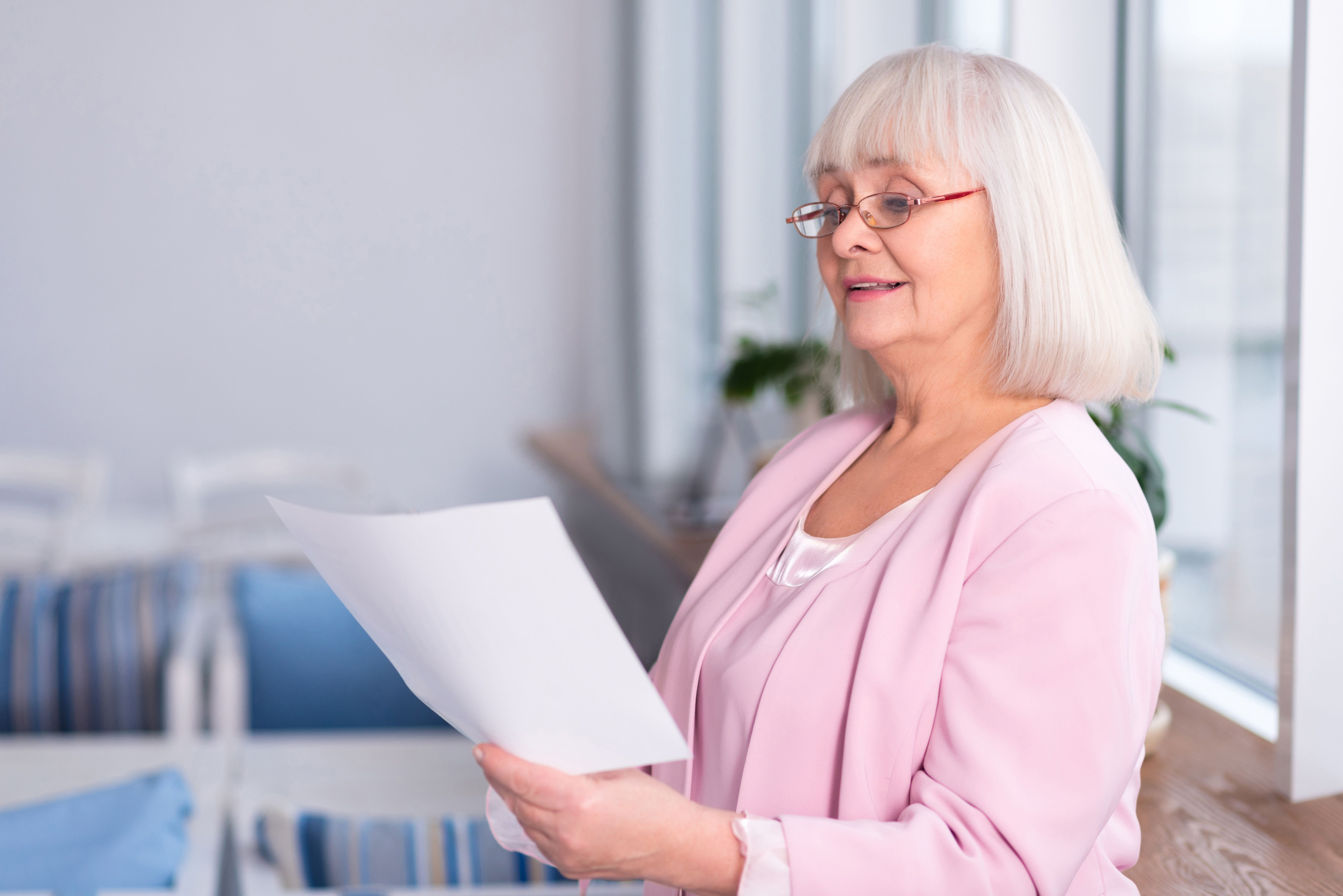 Plateforme digitale permettant la création d'un journal personnalisé pour l'envoyer aux grands parents.
